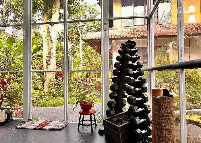 Shiva Peaceful Garden Loft Walk To Alchemy Yoga Ubud