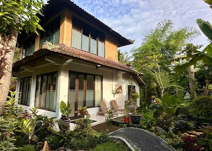 Villa Shiva Peaceful Garden Loft Walk To Alchemy Yoga Ubud