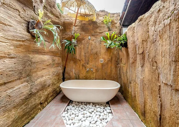 Shiva Peaceful Garden Loft Walk To Alchemy Yoga Villa Ubud
